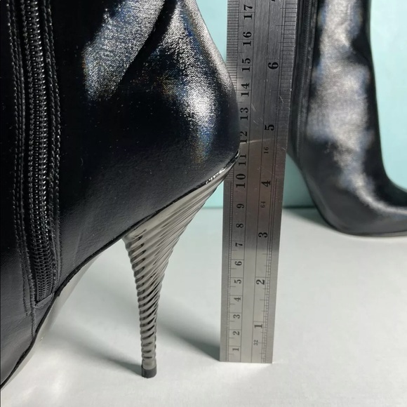 NIB Marciano Mid Calf Iridescent Black Multi Fabric Boots size 8 $350 R-Kizzie - Picture 3 of 13